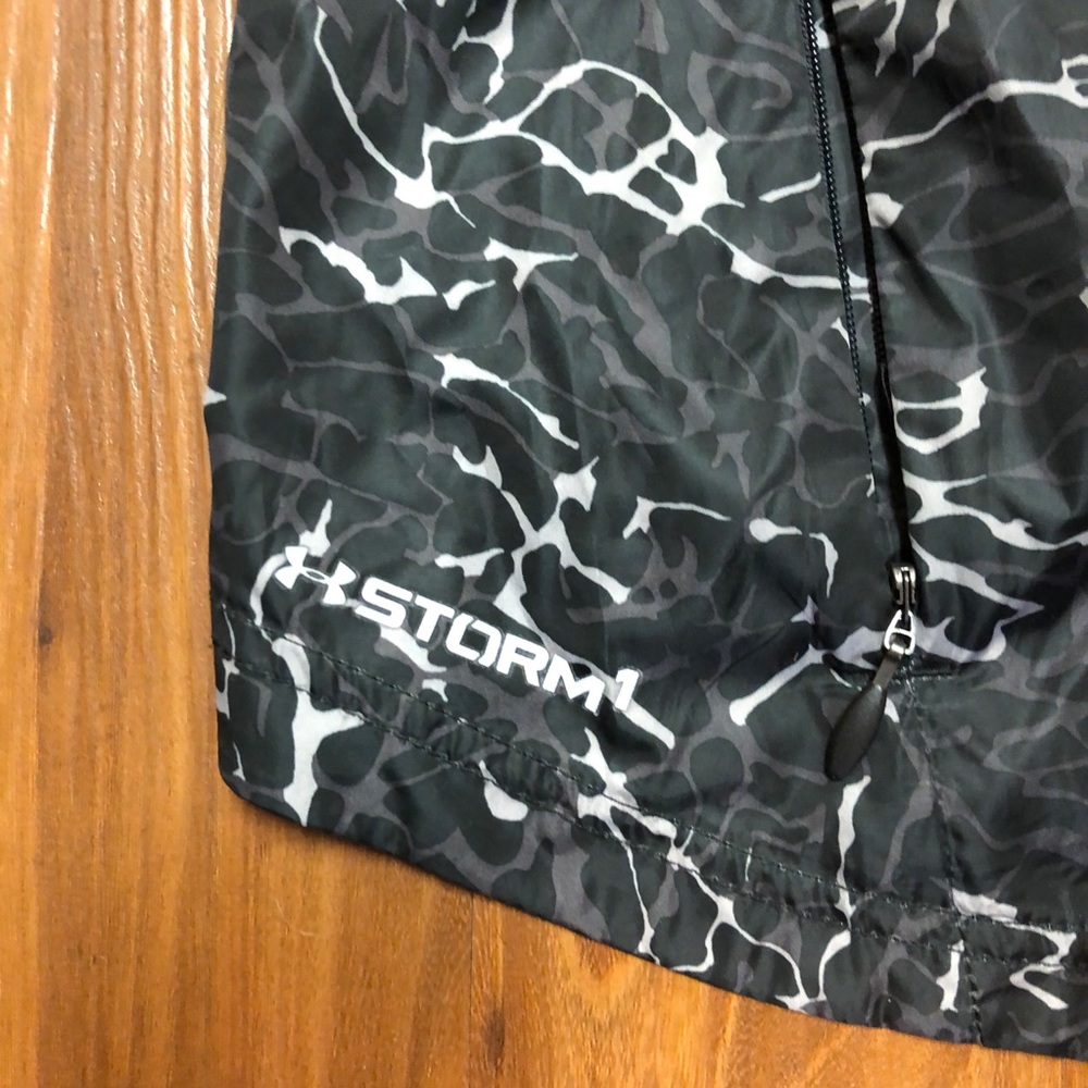 Under Armour STORM Waterproof Athletic Vest - Picture 3 of 6